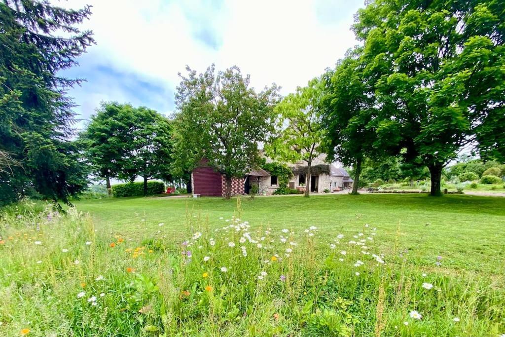 Вилла Spacious Country House In Normandie Moulins-le-Carbonnel Экстерьер фото